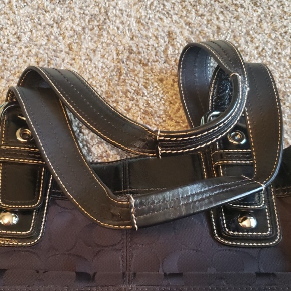 Black Coach bag with scarf - Picture 4 of 8